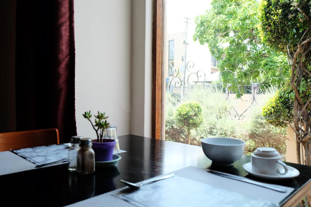 84 on Fourth Guest House