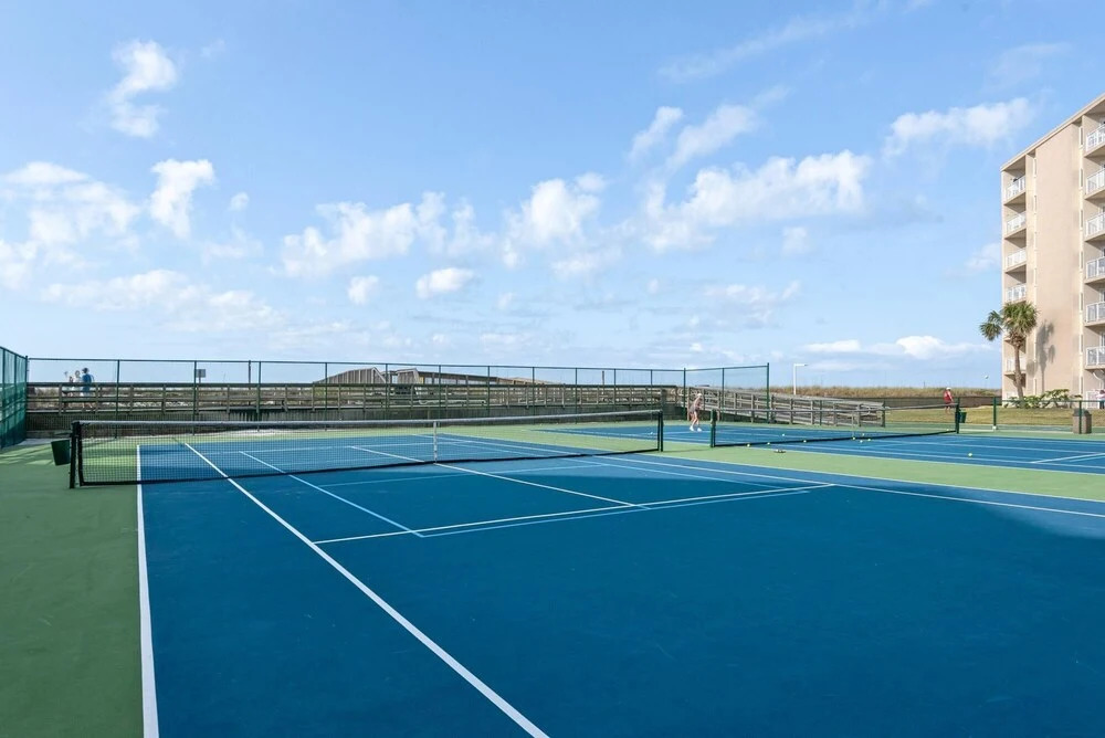 Holiday Surf and Racquet Club 707