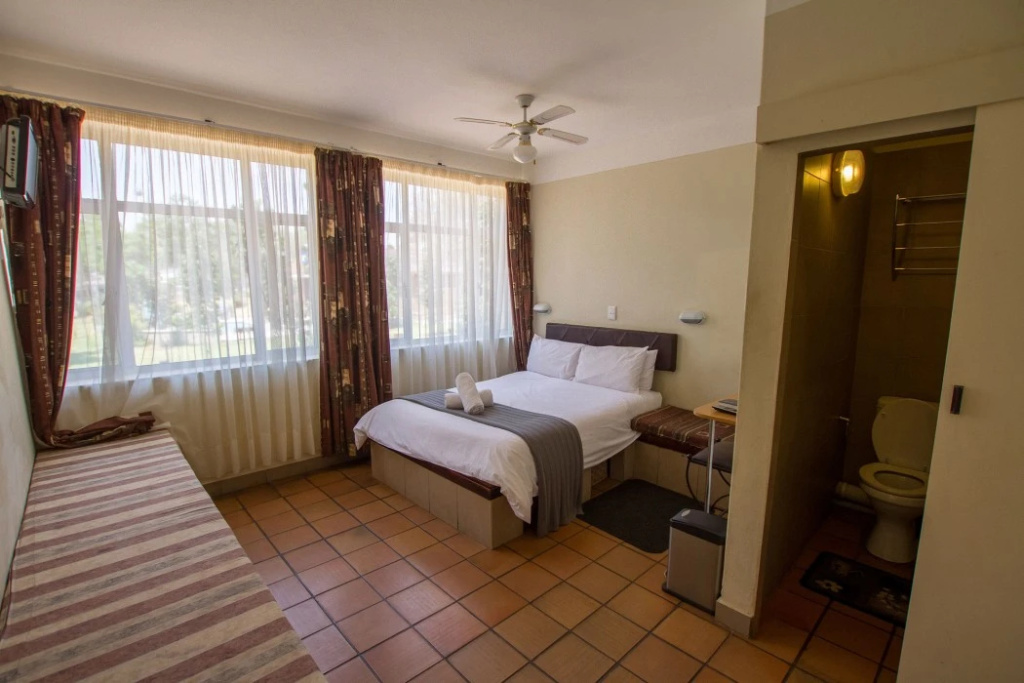 N1 Hotel & Campsite Victoria Falls