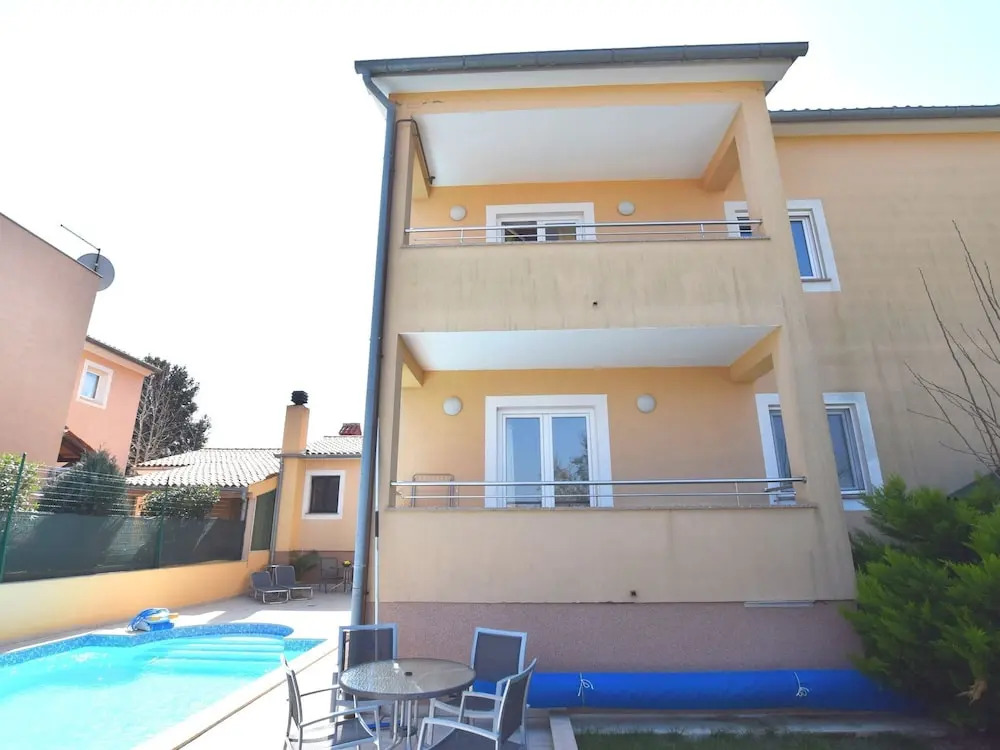 Modern Apartment in Pula With Swimming Pool