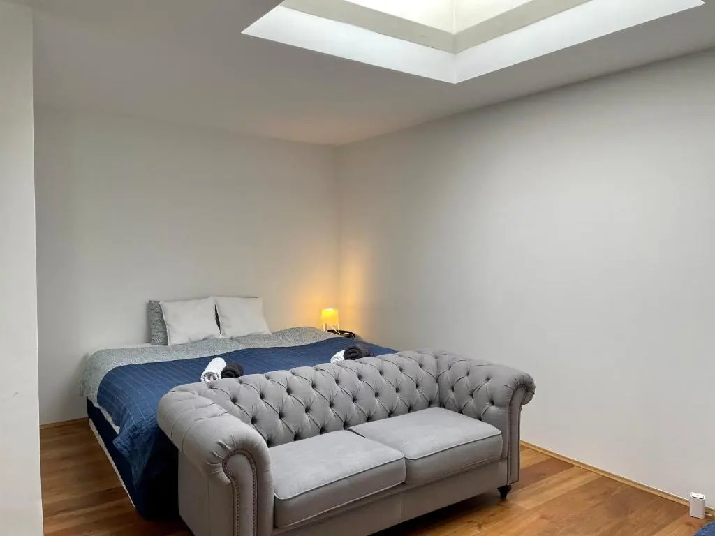 ECA Rooftop Live - Private Rooms & Serviced Apartments