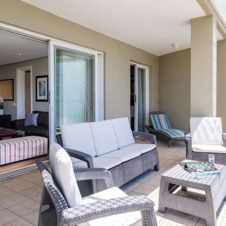 Simplistic Elegance at Altmore 203