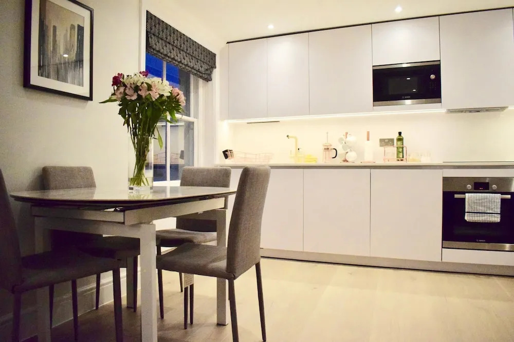 Luxurious 2 Bedroom Penthouse in Notting Hill