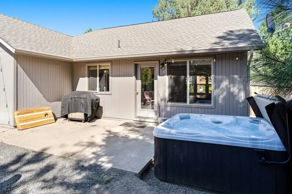 Quail Covey 3 Bedroom Home by RedAwning