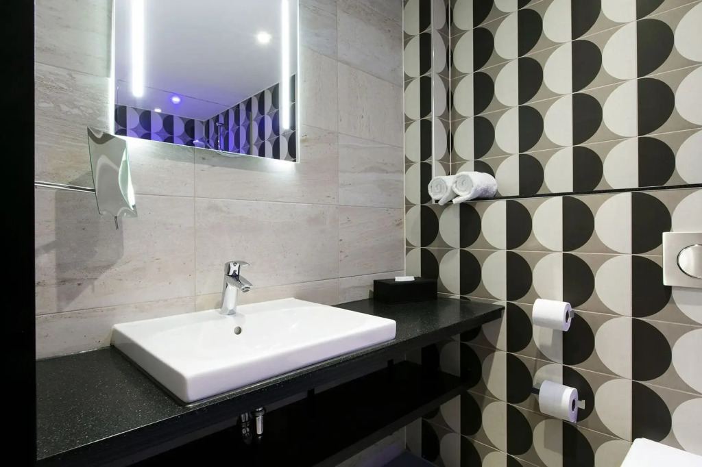 Leonardo Hotel Rotterdam Savoy