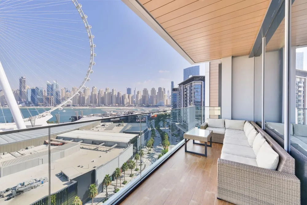 Stylish 2BR on Bluewaters Island