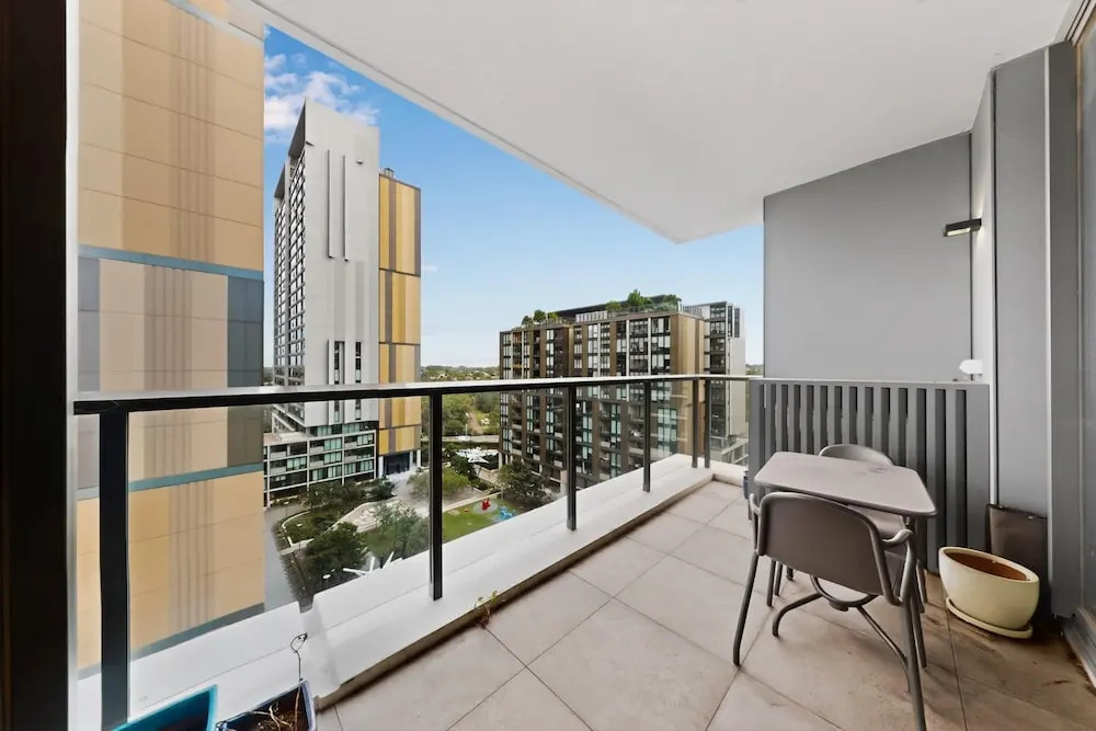 Skyline 2BR Apt Near Metro Ryde