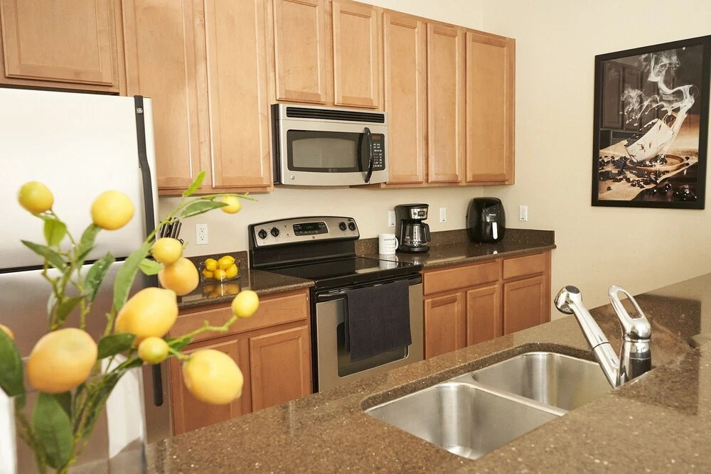 Stunning Townhome With Private Pool Close to Disney by Redawning