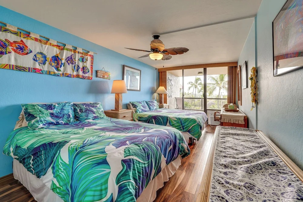 Penthouse Condo in Kona Pacific w/ Ocean Views!