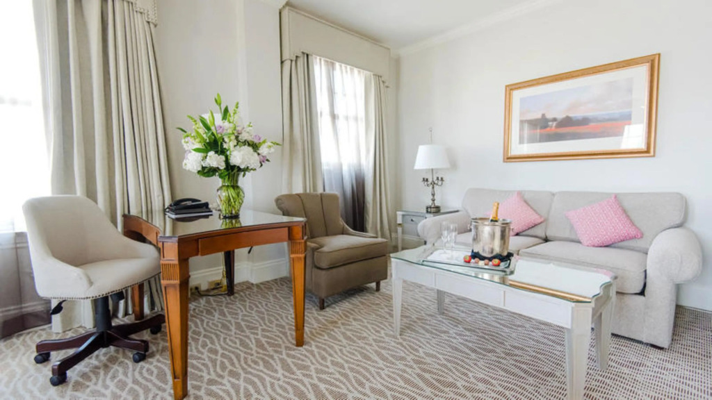 Warwick Melrose Hotel