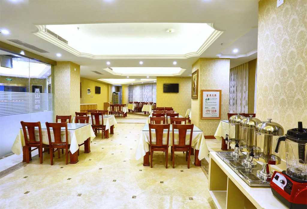 Vienna Hotel Guangdong Dongguan Tangxia South High-Speed Railway Station