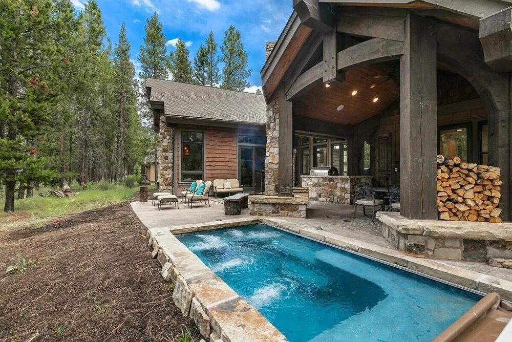 Sable Rock Manor