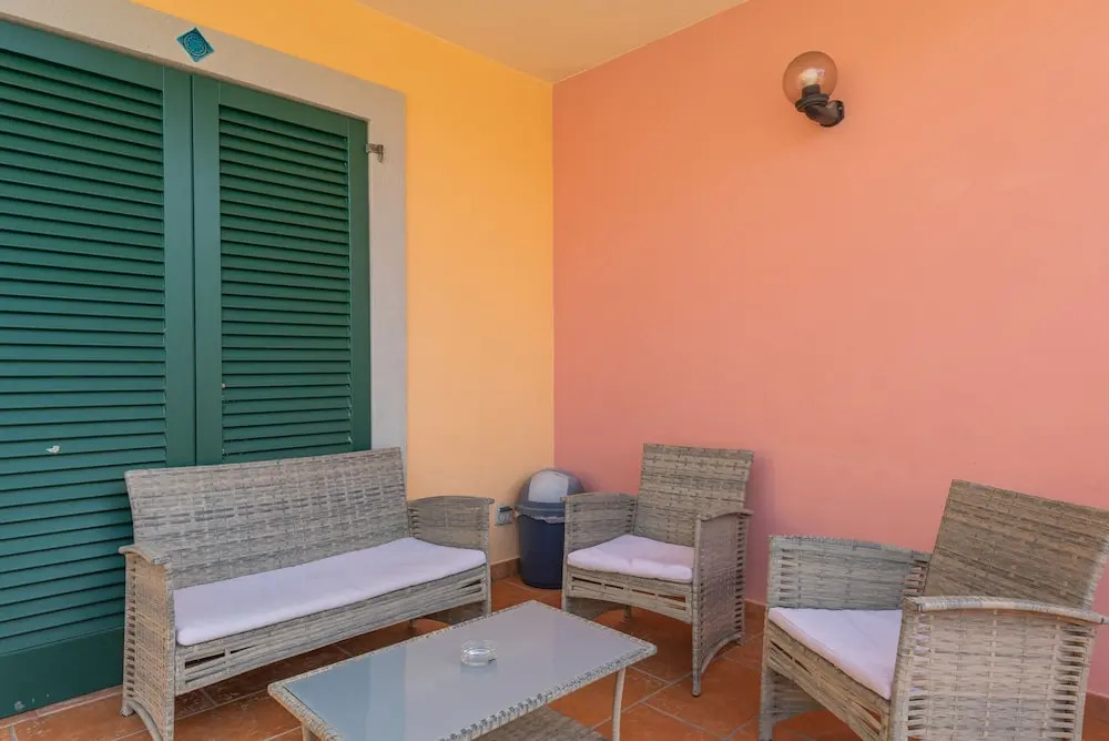 Quaint Residence I Mirti Bianchi 2 Bedroom Apartment Sleeps 6 -trilo 6