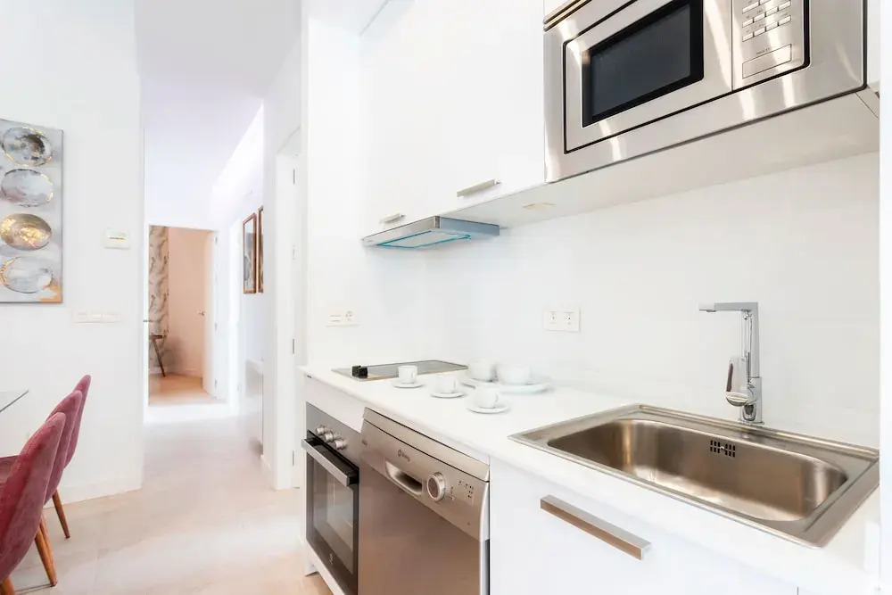 Brand new 4 Bd Apartment Next to the Cathedral Mateos Gago IV