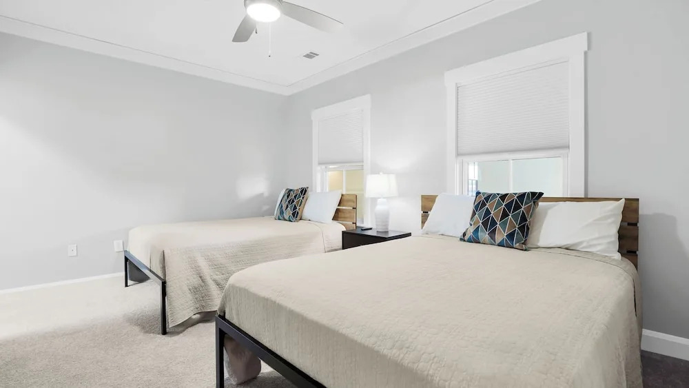 2 Units w/ Free Parking Walkable Historic District The Juliette by Avantstay