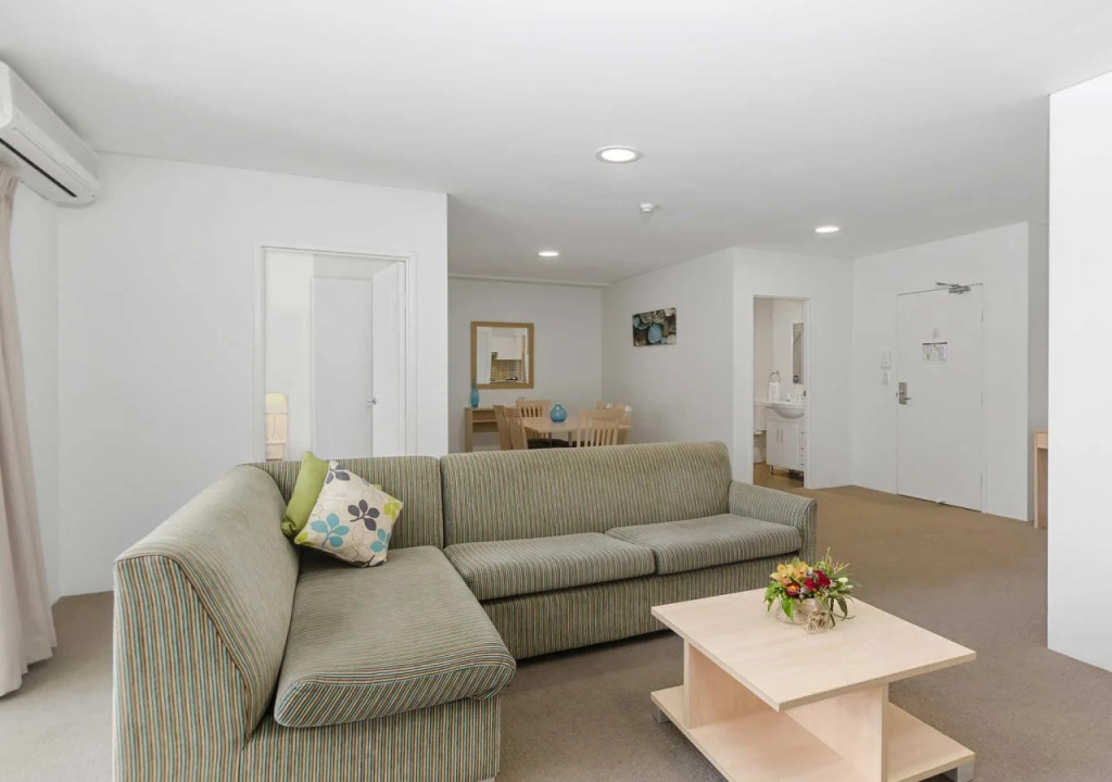 Quality Suites Pioneer Sands
