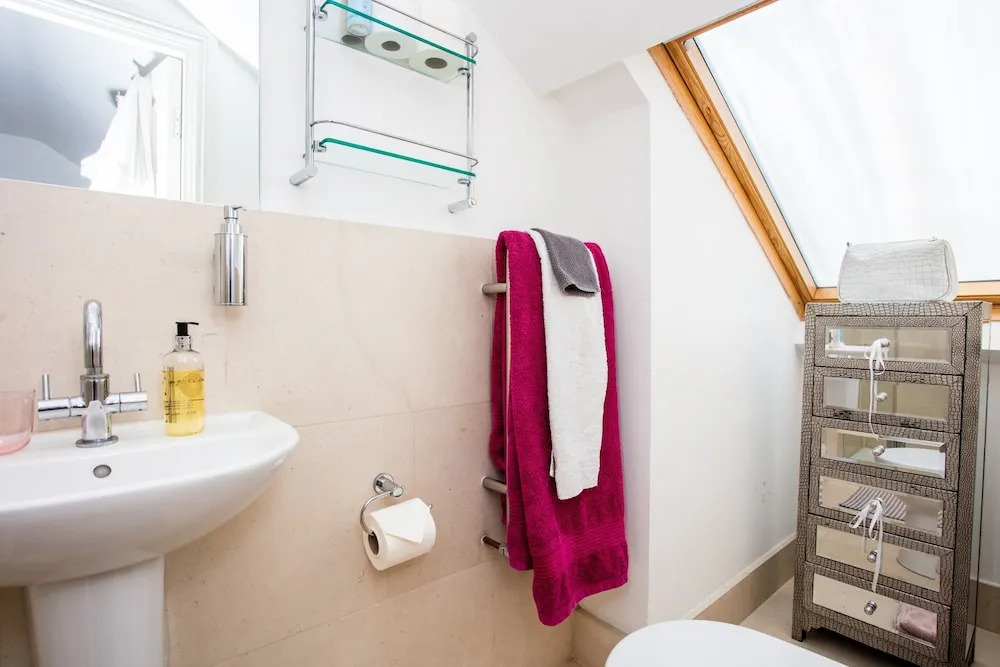 Wonderful 4 Bedroom Home In Kensal Rise