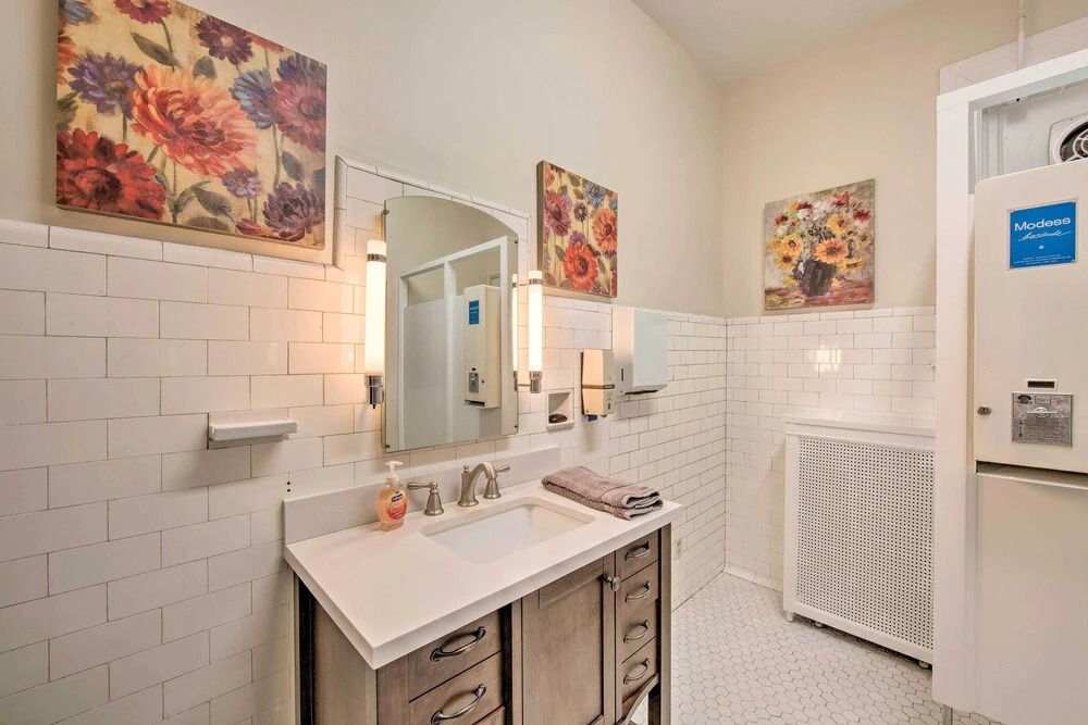 8 Mi to Hersheypark: Luxe Manor in Annville