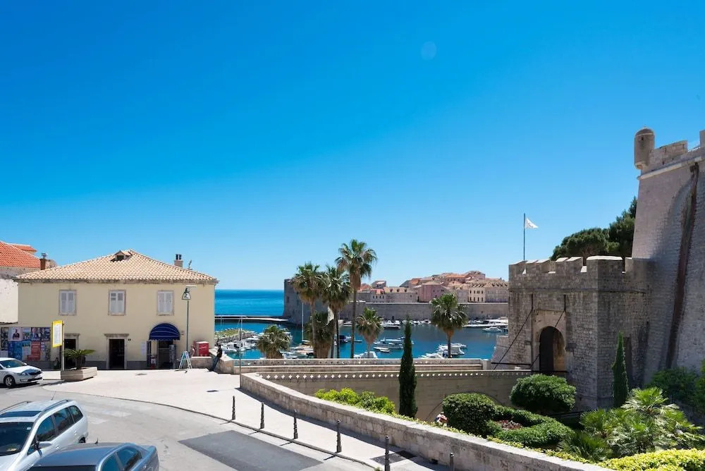 Villa Adriatica - 4 bedroom vacation house