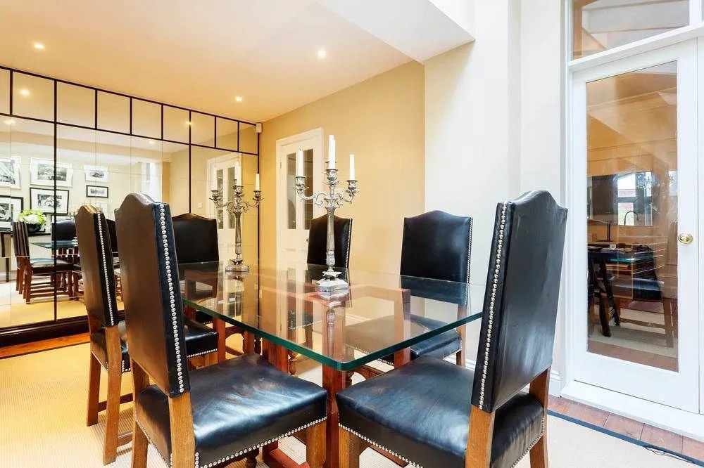Veeve - Noble Richmond