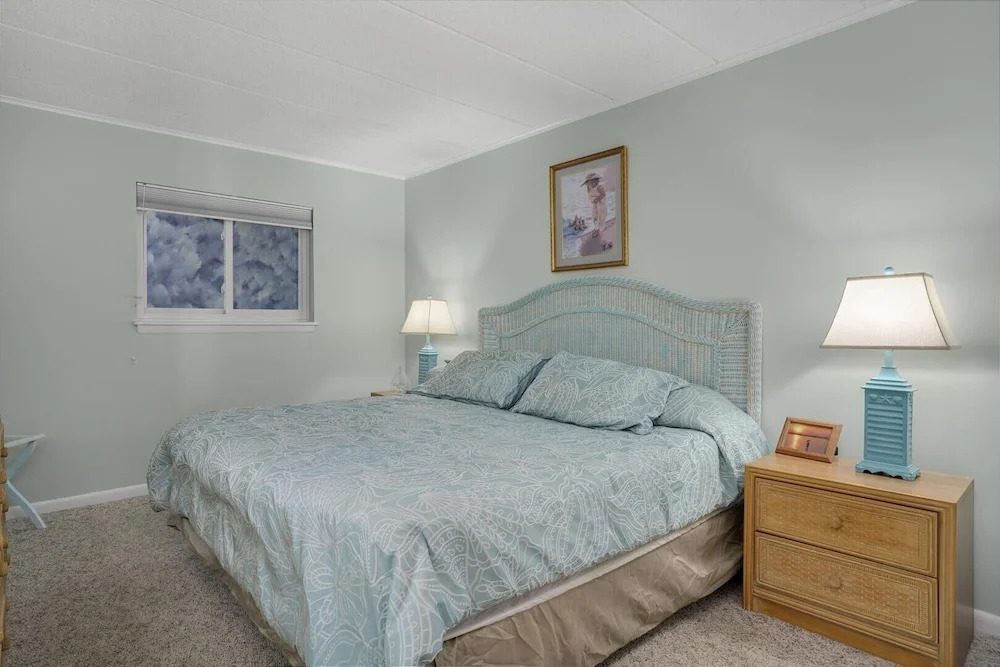 Thunder Island 139d 2 Bedroom Condo by RedAwning