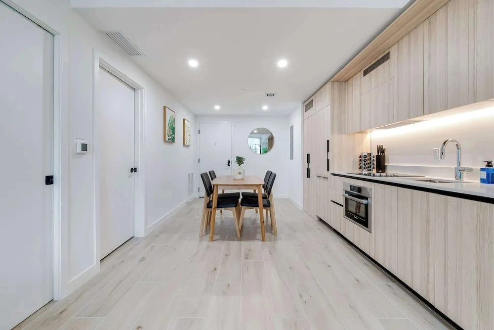 Sleek Escape-resort-style Stay With Pool & Parking