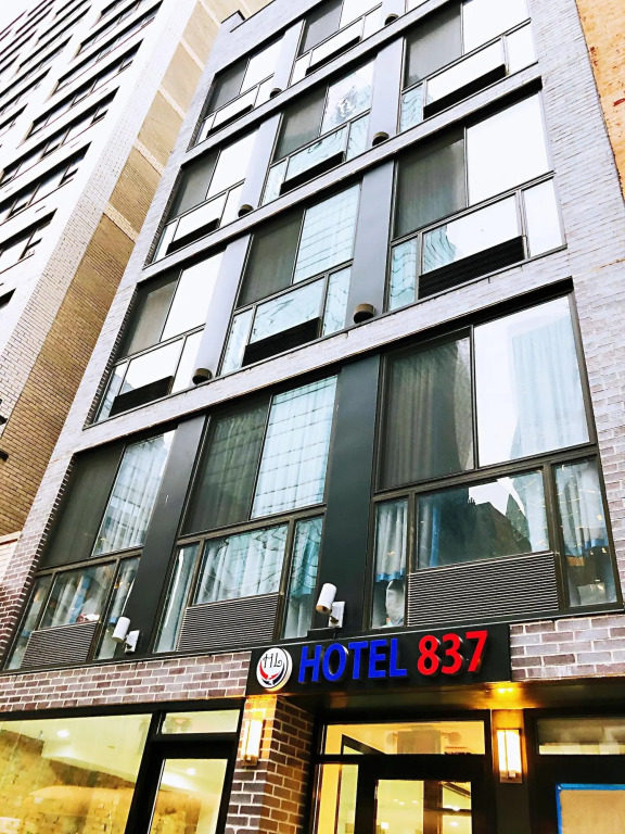 Hotel 837