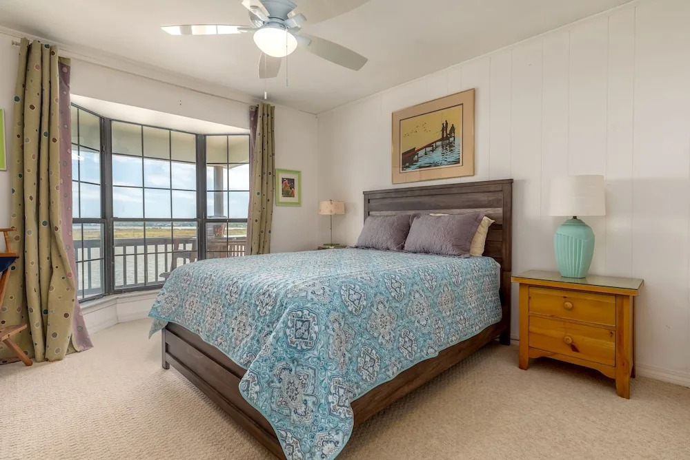 Blue Bayou - 1912 Cadillac 4 Bedroom Home by RedAwning
