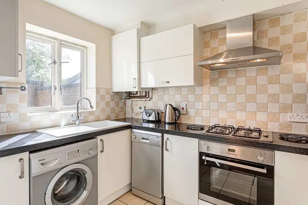 Beautiful 3 Bed House W Patio 10 Mins to Excel