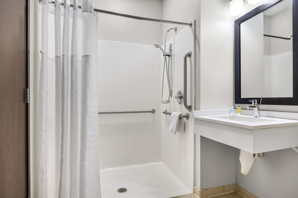 Microtel Inn & Suites by Wyndham Prairie du Chien