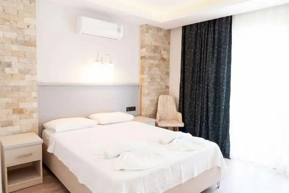 Tone Otel