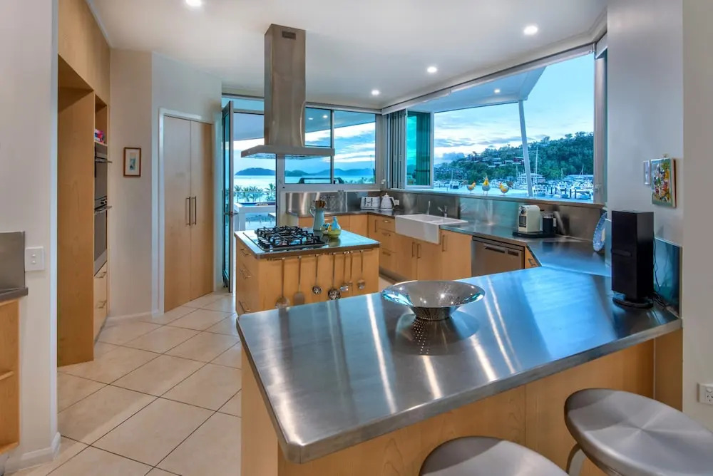 Pavillions 25 Penthouse with Marina View