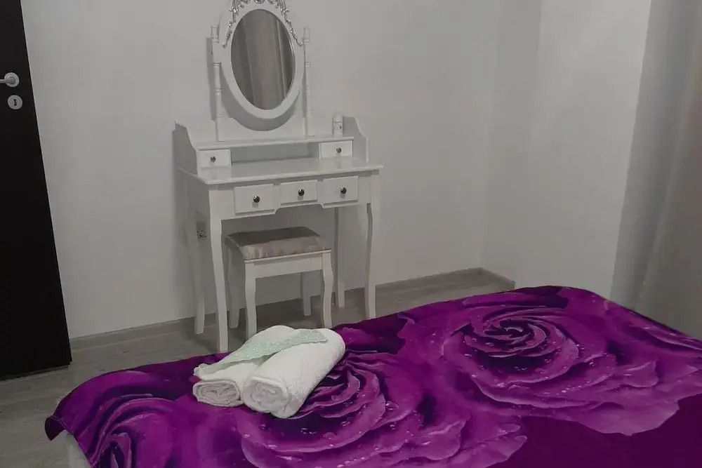 2 Bed-aircon-free Parking-city Centre
