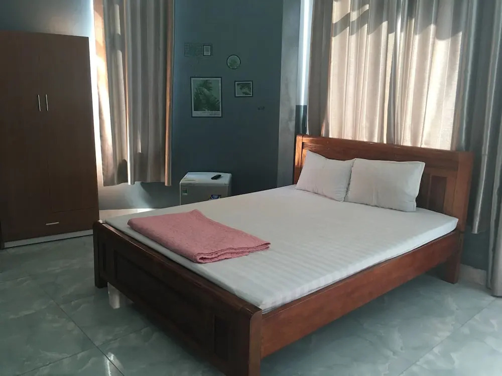 Ngoc Son by OYO Rooms