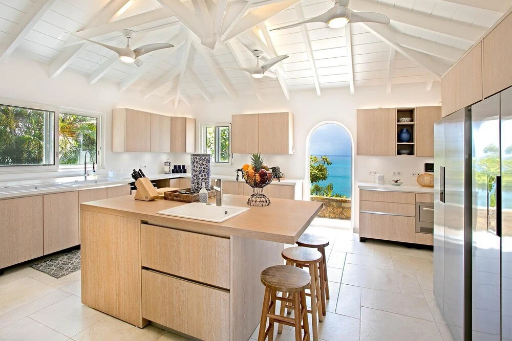 Ideal for Groups and Families, Path to Beach, Huge Pool, Exclusive Gated Community, AC, Wifi