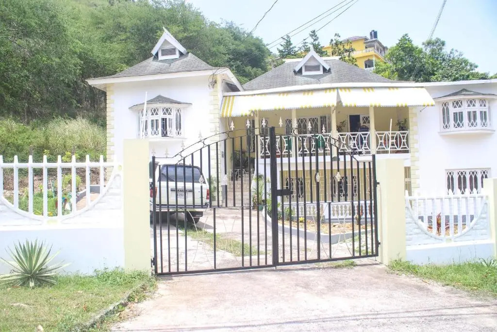 Dironche Villa-Porto Bello
