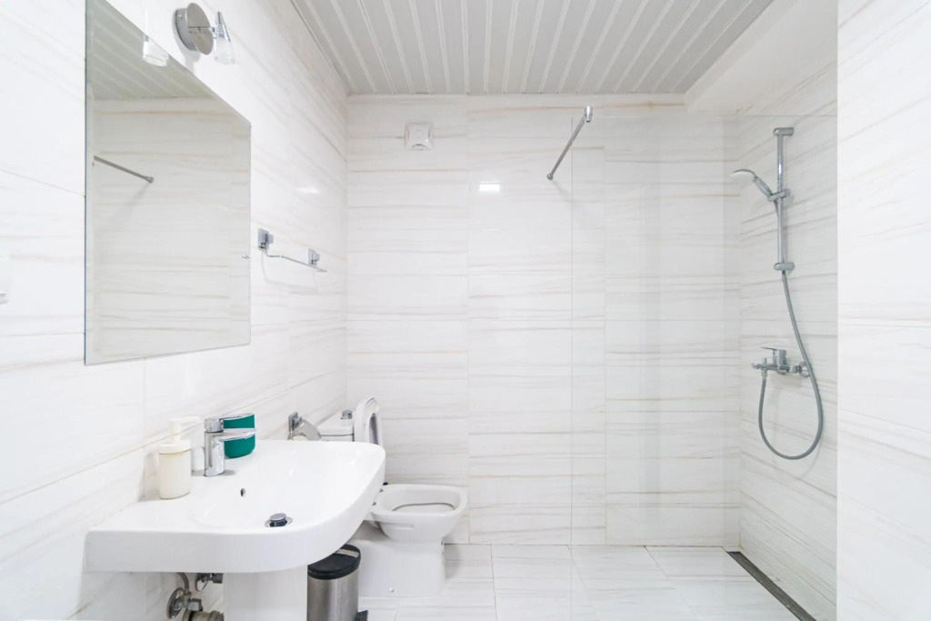 High-End Spacious Apartment next to City Mall