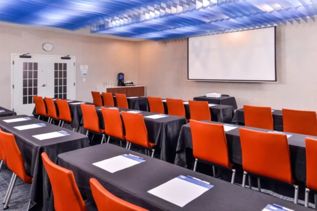 Holiday Inn Express Tampa N I-75 - University Area by IHG