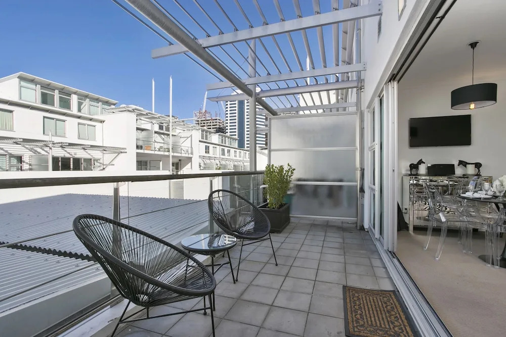 Glamorous Apartment in Viaduct Harbour
