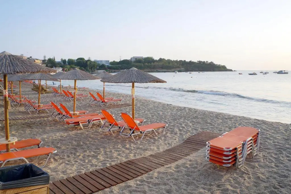Between 2 beaches - sea breeze suite