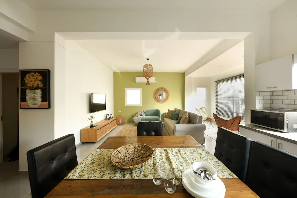 Prime location Sunny 3bedroom apartment