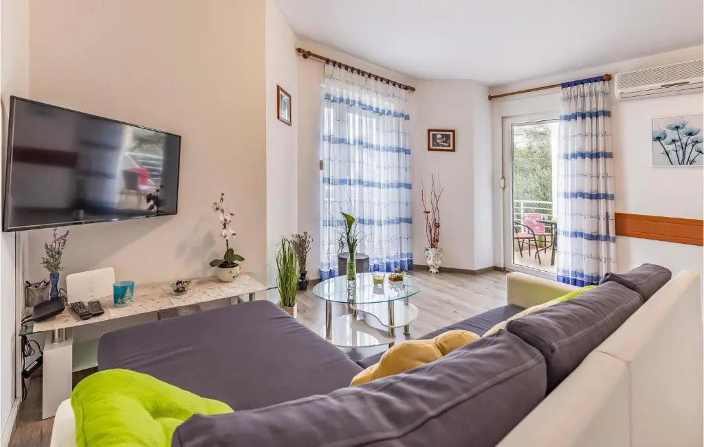 Stunning Apartment in Pula With Wifi and 2 Bedrooms