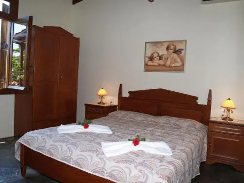 Yiannis Cottage