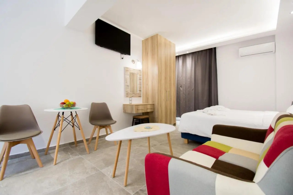 Semes Luxury Apts by Estia