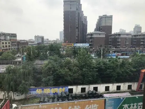 Qianchunchen Business Hotel
