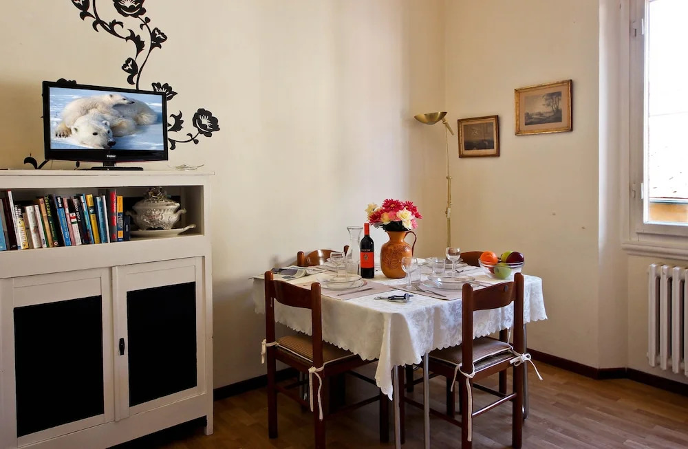 Alfani Suite