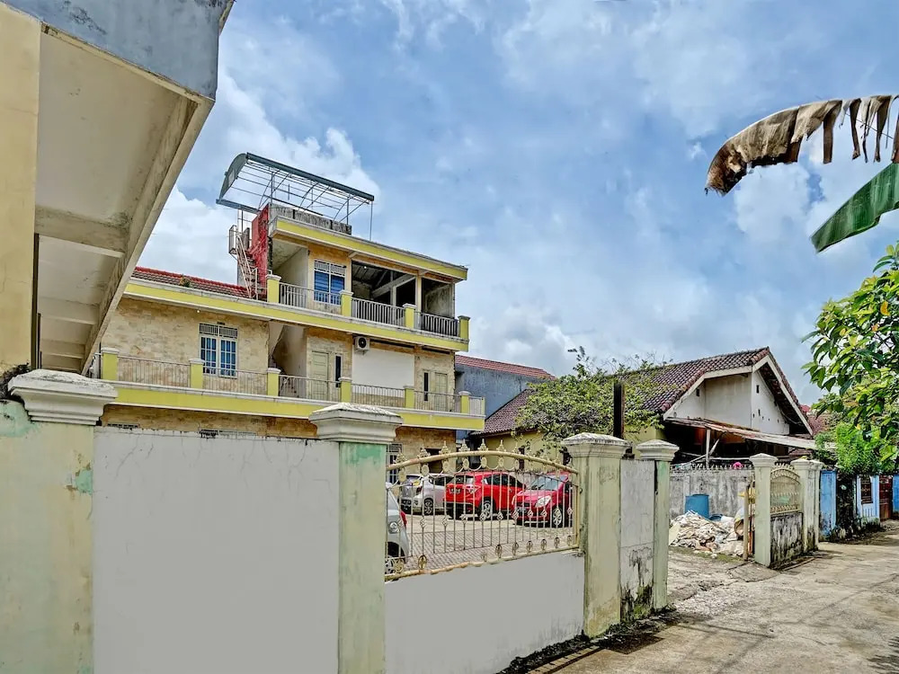 OYO Life 91873 Nugraha Kost