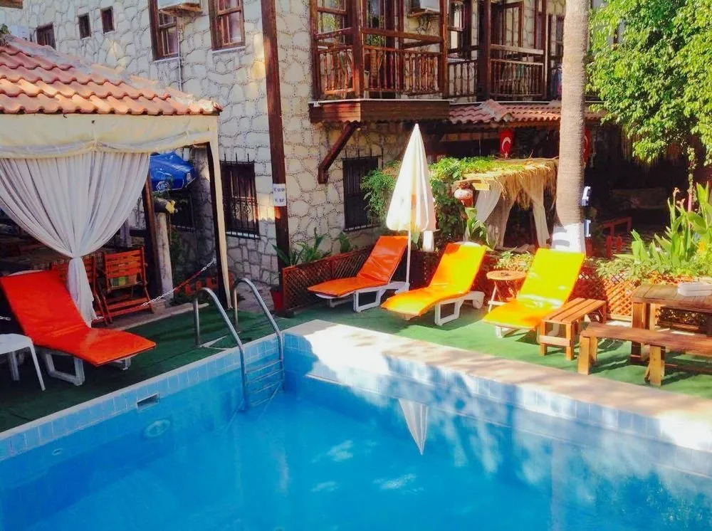 Tuana Hotel