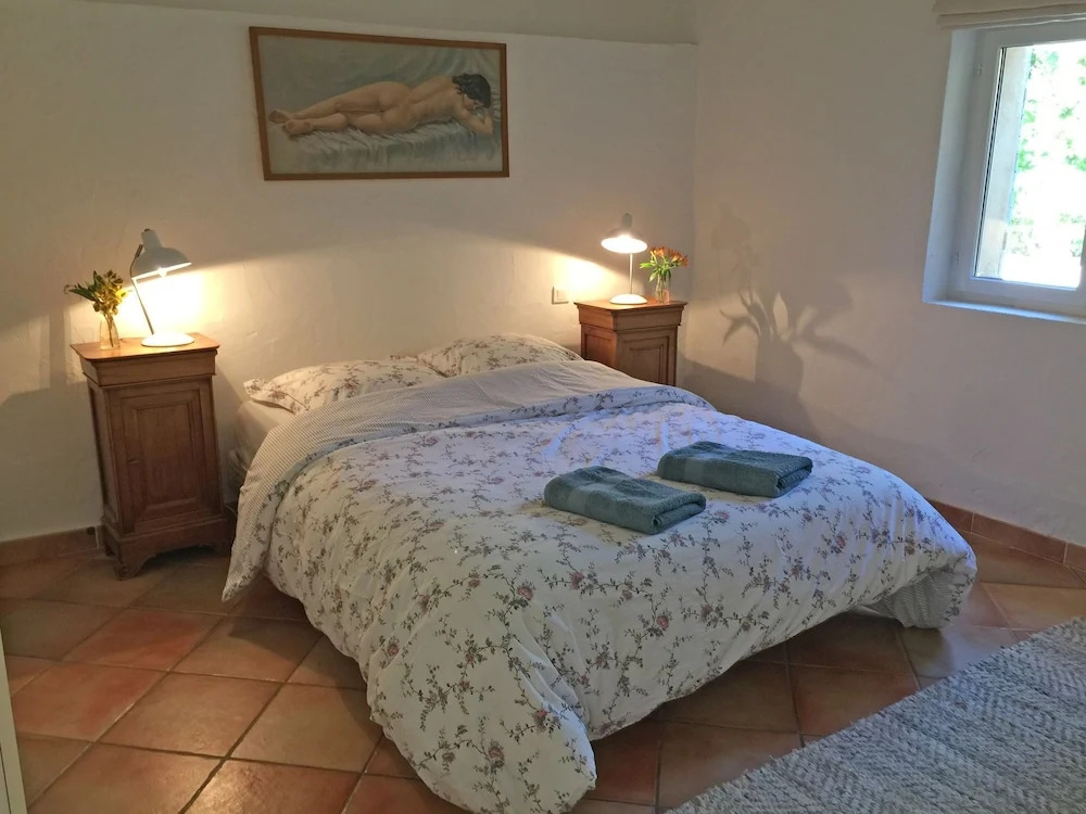 Spacious Villa With Private Swimming Pool a few Minutes' Walk From Lorgues