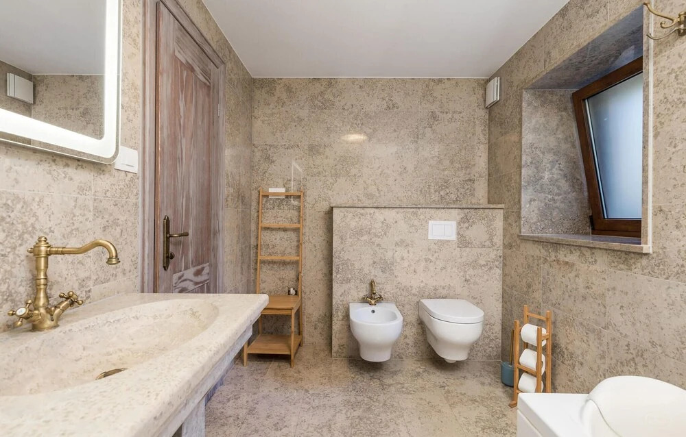 Awesome Home In Kornic